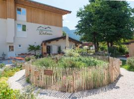 Alpenhotel Dahoam, hotel in Schleching