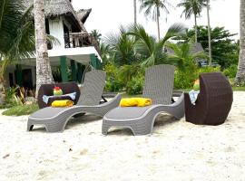 Entire Private Beachfront Villa in Siargao, hôtel pas cher à General Luna