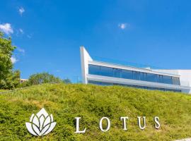 Lotus Luxury Rooms, готель у Варні