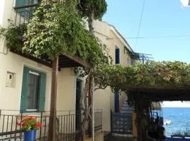 Pinelopi Holiday House