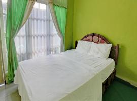 OYO 92849 Hotel Dienda Hayu, khách sạn ở Đảo Lombok