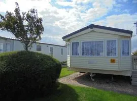 Kingfisher : Seabreeze:- 6 Berth, Enclosed veranda, Close to site shop