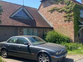 Goodwood Rooms, country house in Charlton