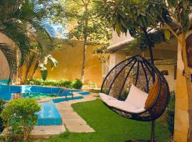 فيلا مبهجة مع مسبح وحديقة رائعة, hotel en Seis de Octubre