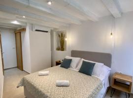 House Malena - Rooms, отель типа «постель и завтрак» в городе Вис