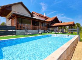 Nice Home In Beslinec With Outdoor Swimming Pool, Wifi And 2 Bedrooms, hotel s parkováním 