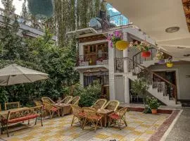 Hotel shaynam