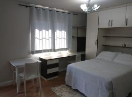 Residencial Vitor Studio 5, hotell i São José dos Pinhais