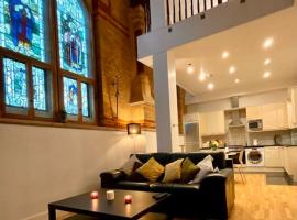 Magical Church Conversion in Watford, vacation rental in Watford