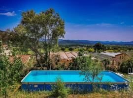 Grand Studio provençal, piscine vue magnifique โรงแรมในCarnoules