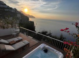 SeaJewelsDeluxurySuite, hotel with jacuzzis in Amalfi