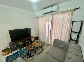 Modern, Centric Condo - Close to BEST beaches