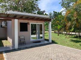 Hotel Cabañas River Park, ξενοδοχείο σε Puerto Cortes