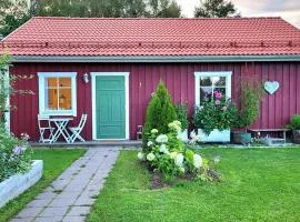 Cabin located in a traditionally Swedish setting!