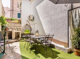 Villa Angie Old Town with jacuzzi – hotel w Splicie