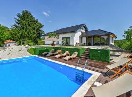 Awesome Home In Vinica Breg With Wifi, hotel a Gorušenjak