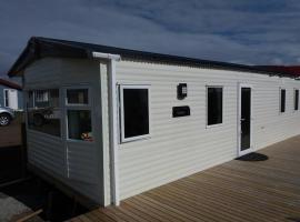 End of the road Farm-Cabin, hotel en Búdardalur