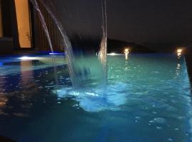 Kriaritsi에 위치한 교외 저택 The Diamond of Kriaritsi "Villas with private pools & hydromassage"