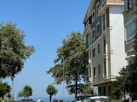 Deniz Apartment, жилье для отдыха в Ялове