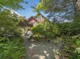 Garden suite on Trinity St