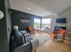Rose Meadow Lodge, cabin in Liscannor
