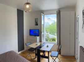 Studio de charme, apartament din Pantin