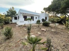 Villa Menorquina en playa, hotel di Cala Morell