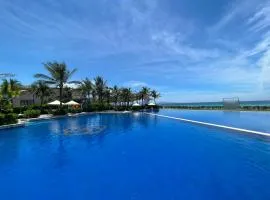 Sea view villa in Wyndham Garden Cam Ranh
