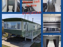 Colemans Caravans 3 Bedroom 6 Birth Caravan Golden Anchor Caravan Park, hotel in Chapel Saint Leonards