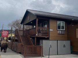 Parkway Yellowstone Guest House Apartment #5, cheap hotel in Gardiner