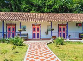 Finca Hotel Villa Del Sol, farm stay in Pueblo Tapao