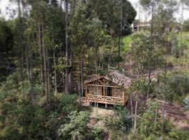 The Hideout- A Cabin in Nature; 25 min from Cuenca, hotel en Cuenca