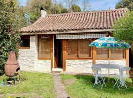 Petite maison au cœur du village, hotel sa Nanteuil-en-Vallée