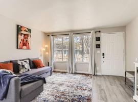 Newly remodeled 2 bedroom unit, hotel in Beaverton