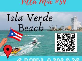 Villa 5 Min From San Juan Airport and Isla Verde Beach Best Location & Pool & Jacuzzi & YOUTUBE VIDEO Available, hytte i San Juan