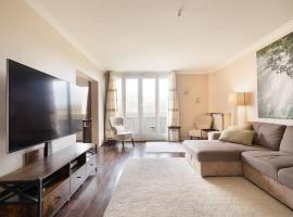 Magnifique appartement entre Disneyland et Paris 3 Chambres, hotel in Neuilly-sur-Marne