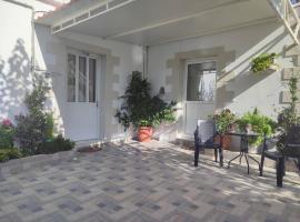 Yannis apartments: Georgioupoli şehrinde bir kır evi