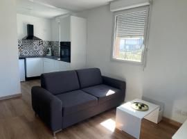 Appartement T2 avec piscine, kuća za odmor ili apartman u gradu 'Mirepoix'