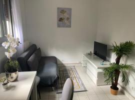 Appartement cosy 15 min d'Orly, готель з парковкою у місті Лонжумо