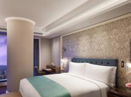 The Ritz-Carlton, Pune: Pune şehrinde bir otel