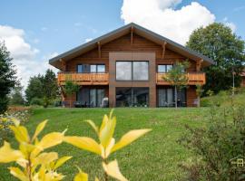 Notre Chalet - Boutique Appartements 4 étoiles & Sauna, hotel a Les Fourgs