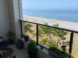 Apartment on the beach, rannamajutus Bathumis