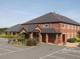 Moreton Park Hotel