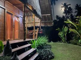 Cute Eco Cottage Near 7 Waterfalls, huvila kohteessa Singaraja