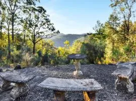 Misty Mountain Hideaway at Murrays Run ultra private rural escape with stunning views
