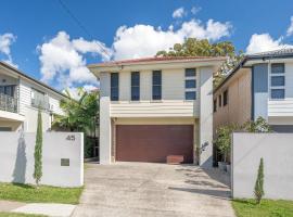 Large house 7 mins from Airport, hotell i Brisbane