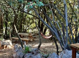 הבלוט - בקתה אינטימית בצל אלון, cabin in Abirim