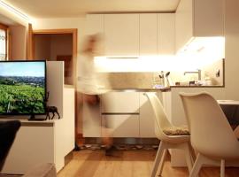 NEW Alpe Veille, Chalet Centro La Thuile 2 Bagni e Garage Privato, hotel em La Thuile