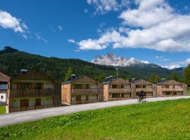 GreenWood Chalet - Spacious Alpine Retreat with Mountain Views