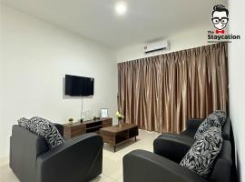 Staycation Homestay 14 P Residence kuching condo, hotel in zona Fort Margherita Kuching, Kuching